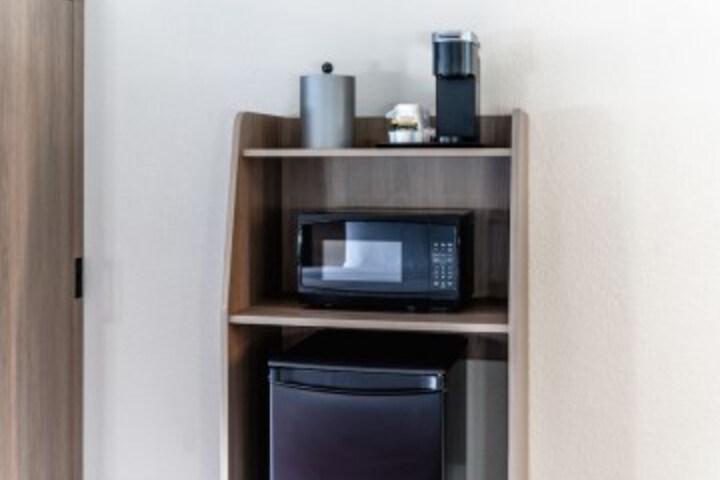 Room 8 of 18
