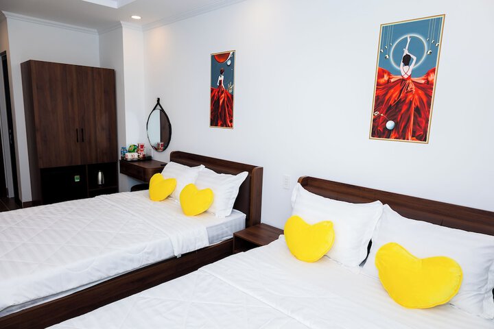 Room 9 of 23