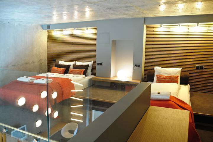 Room 9 of 39