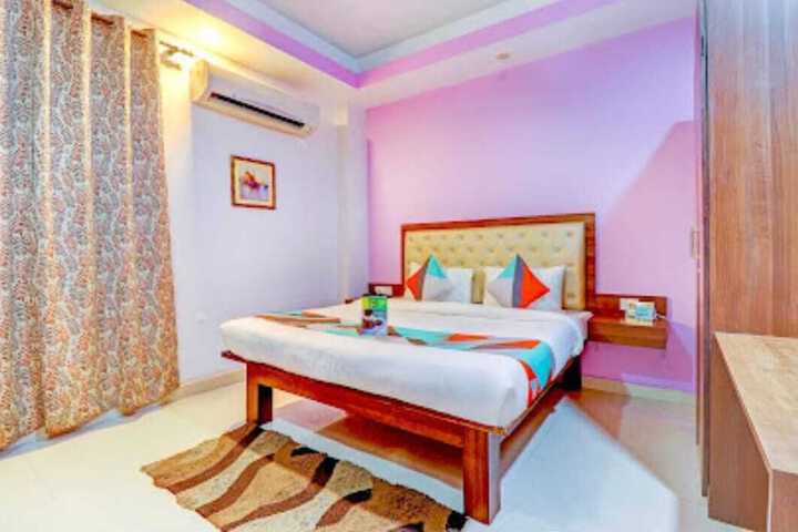 Room 2 of 7