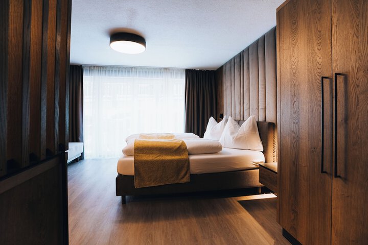 Room 12 of 505