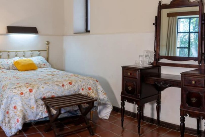 Room 6 of 34