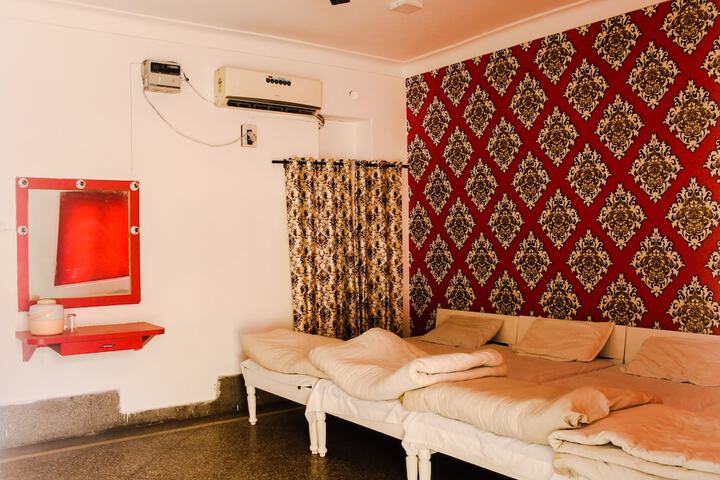 Room 44 of 62