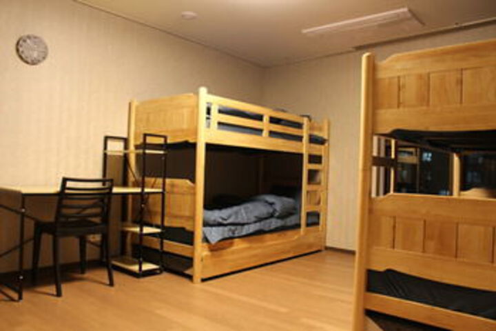 Room 16 of 26