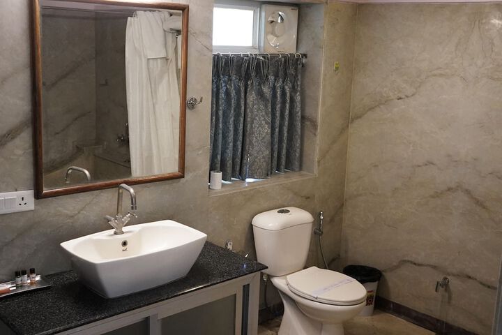 Room 28 of 50