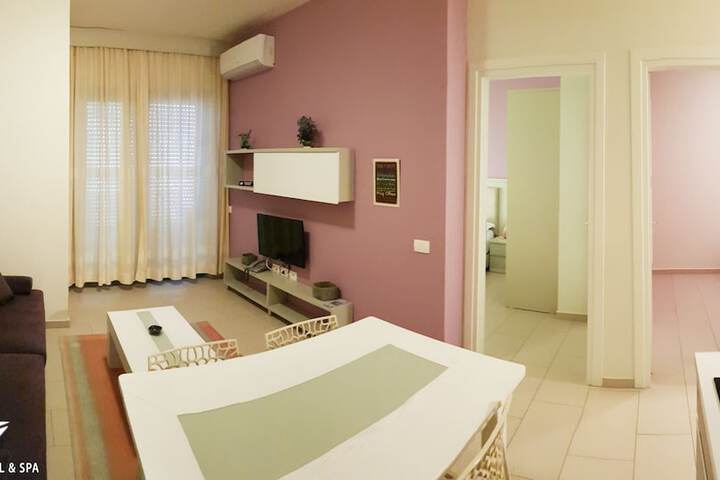 Room 32 of 84