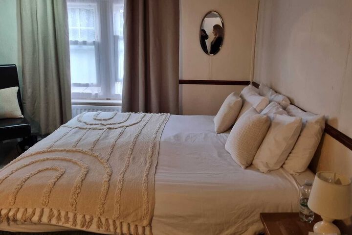 Room 17 of 50