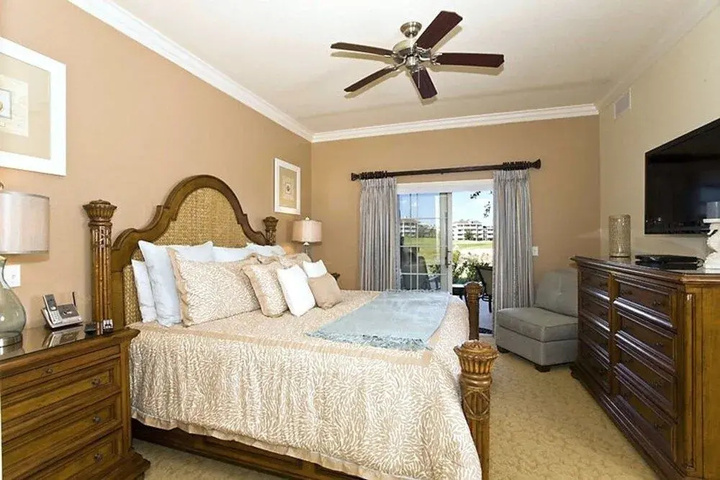 Room 4 of 11