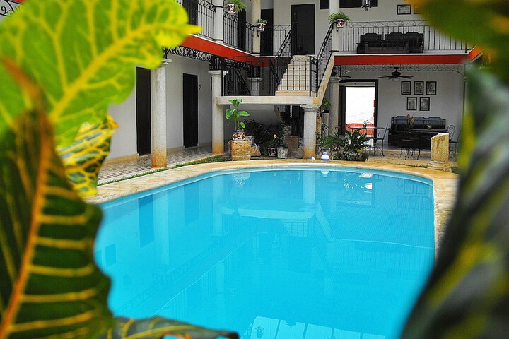 Hotel Pool