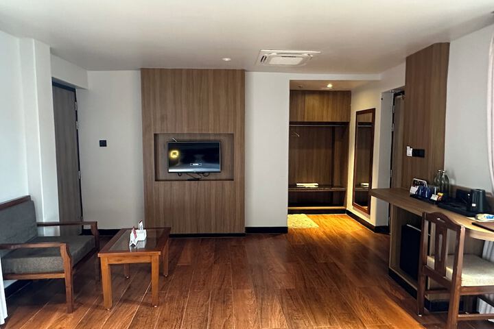 Room 31 of 85
