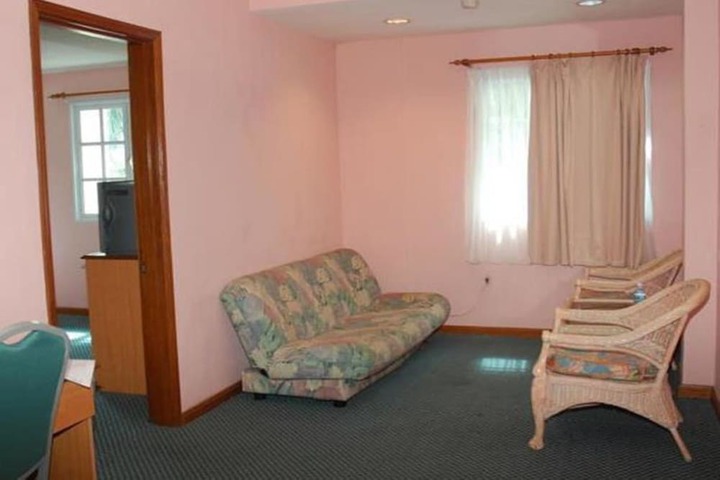 Room 5 of 32