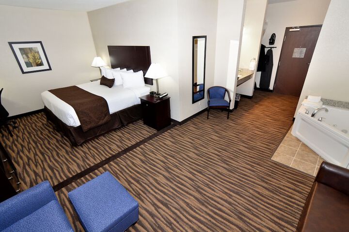 1 King Bed Suite (9 of 44)