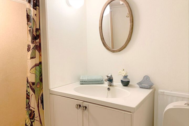 Room 5 of 25