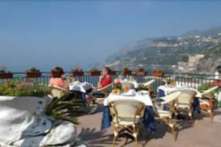 Dining 94 of 99