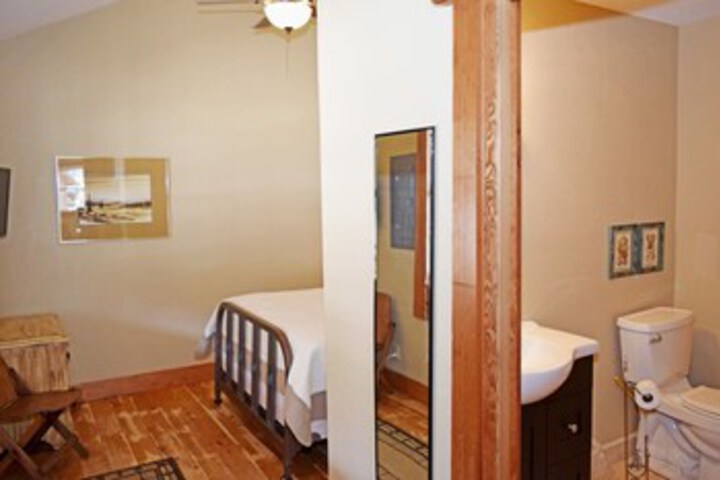 Room 20 of 28