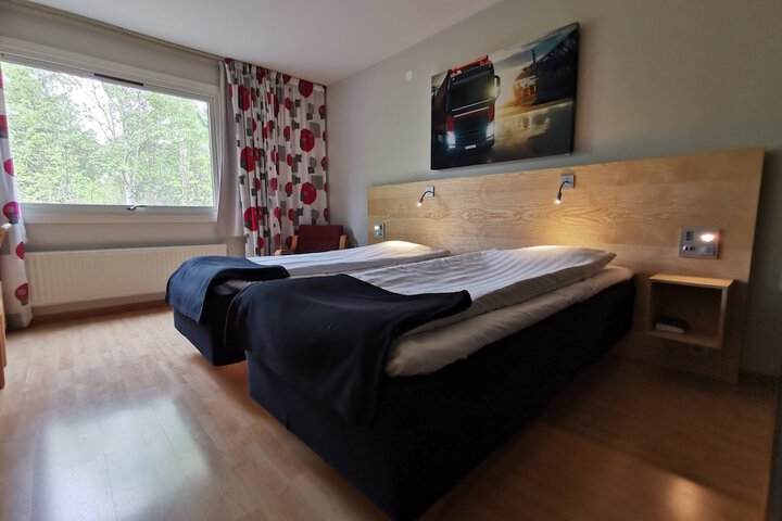 Room 6 of 44