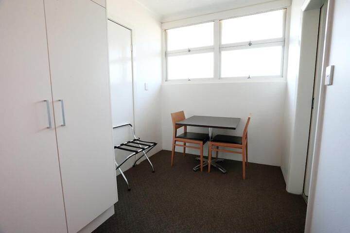 Room 7 of 19
