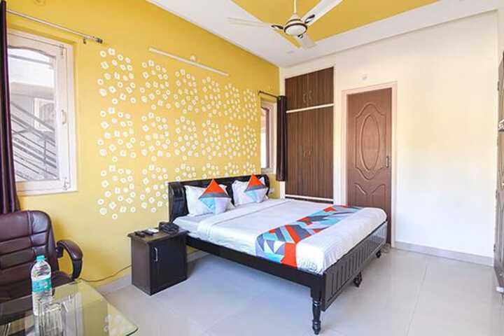 Room 10 of 26