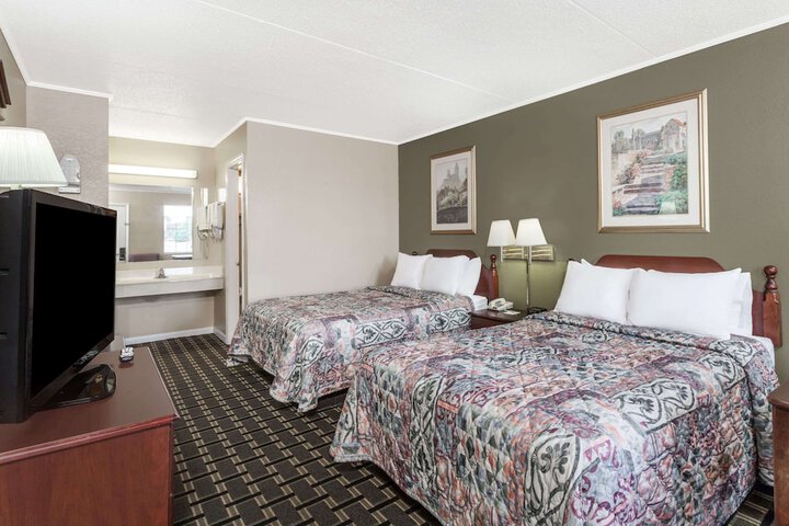 Double Accessible Queen Size Bed (2 of 3)