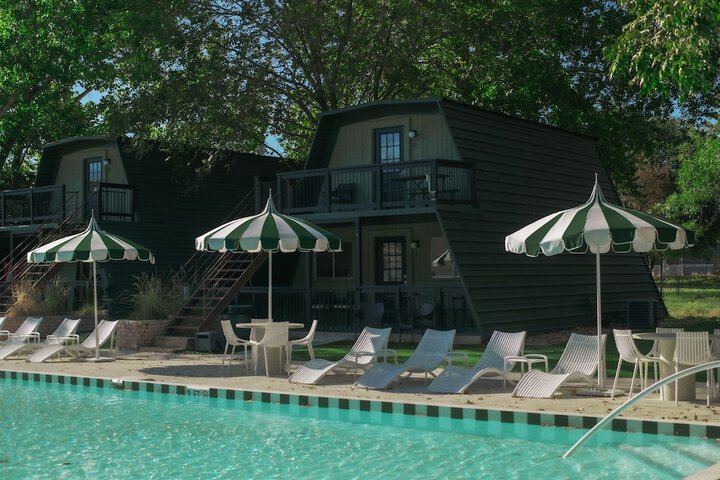 Hotel 70 of 72