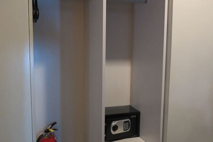 Room 28 of 50