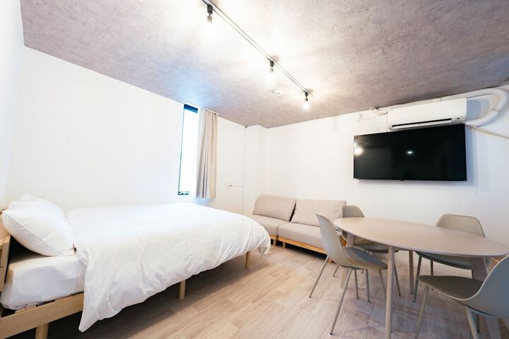 Room 35 of 65