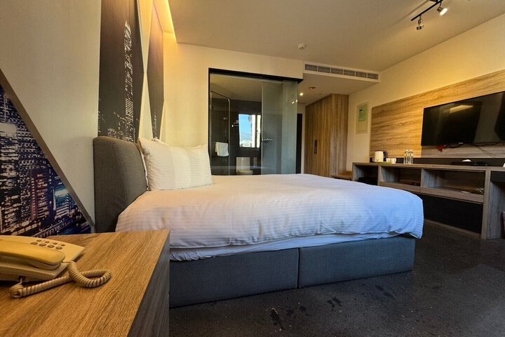 Room 67 of 118