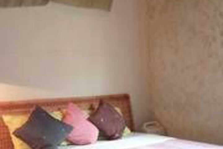 Room 17 of 32