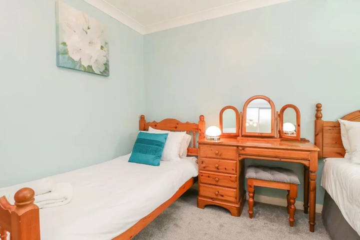 Room 2 of 18