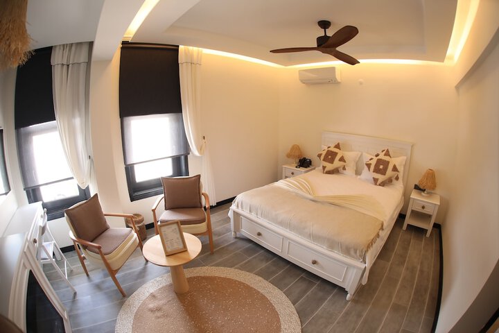 Room 7 of 37
