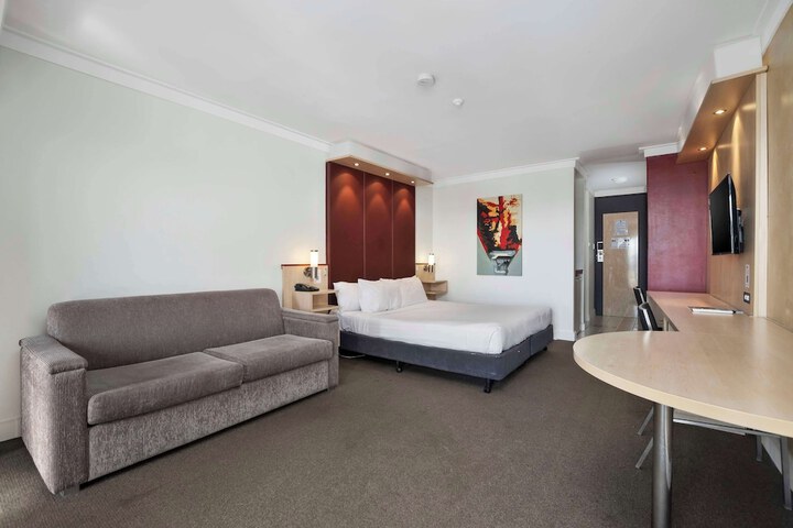 Room 13 of 73