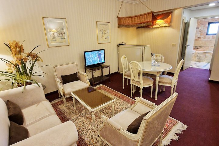 Room 21 of 60