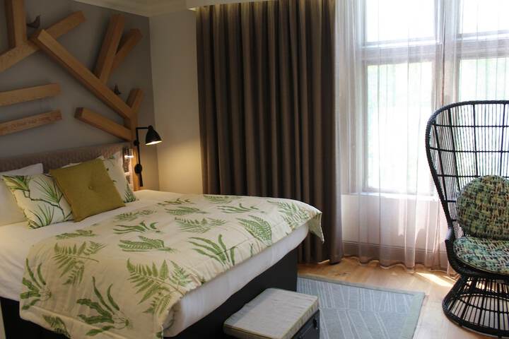 Room 28 of 38