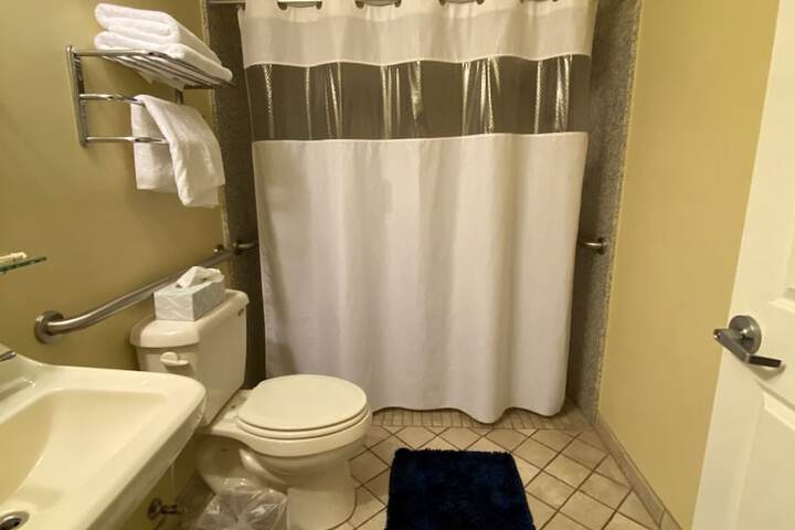 Room 5 of 18