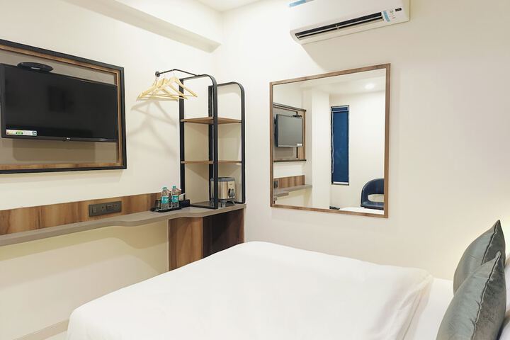 Room 10 of 76