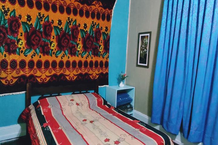 Room 10 of 33