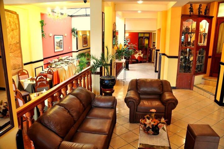 Lounge 58 of 69