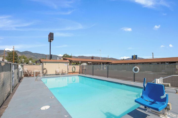 Pool 21 of 27