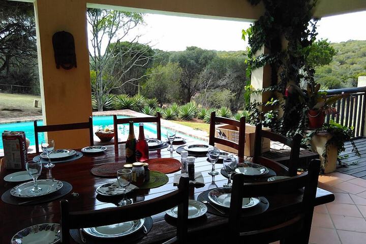 Dining 8 of 18