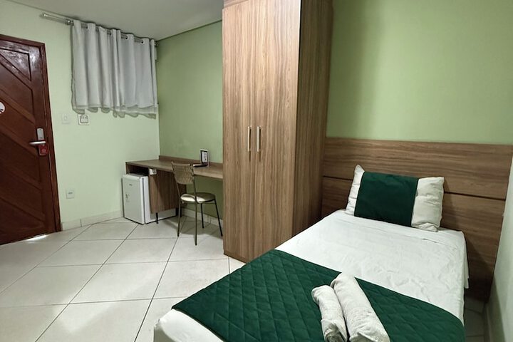 Room 11 of 26