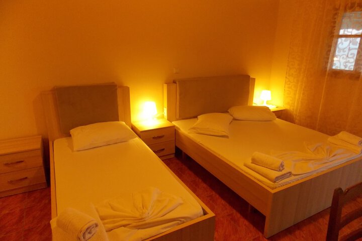 Room 10 of 17