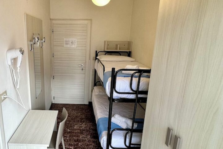 Room 8 of 41