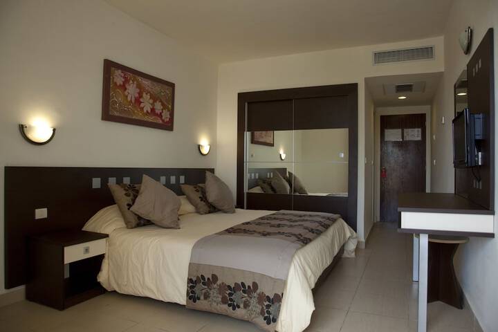 Room 12 of 84