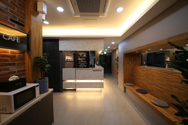 Hotel Interior 6 of 100