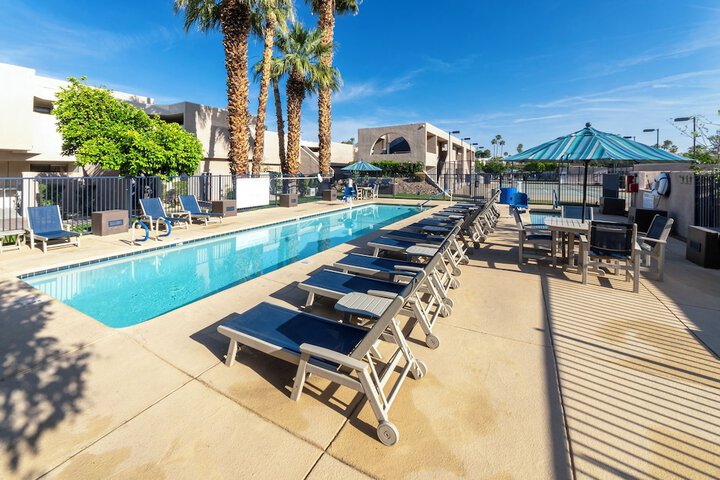 Pool Hotel