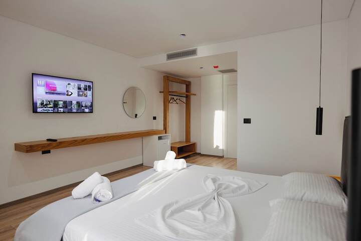 Room 16 of 68