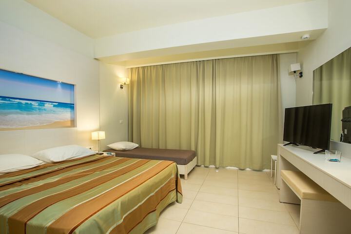Room 35 of 154