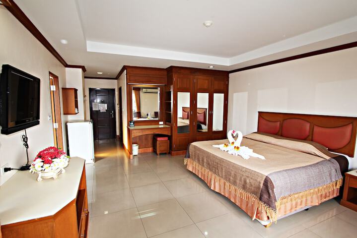 Room 8 of 51