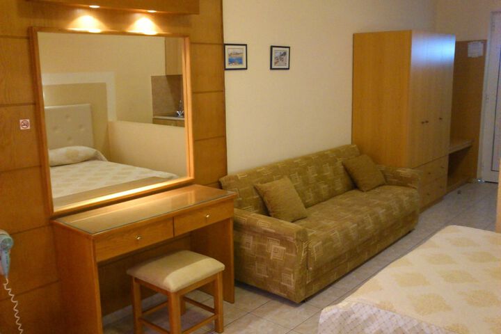 Room 15 of 44