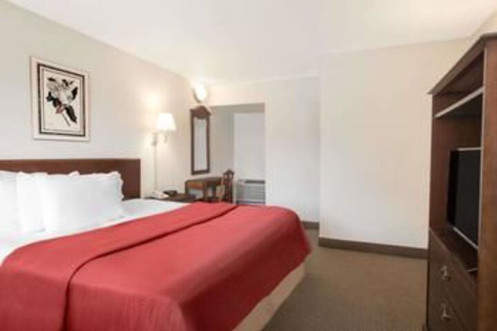 Room 9 of 36